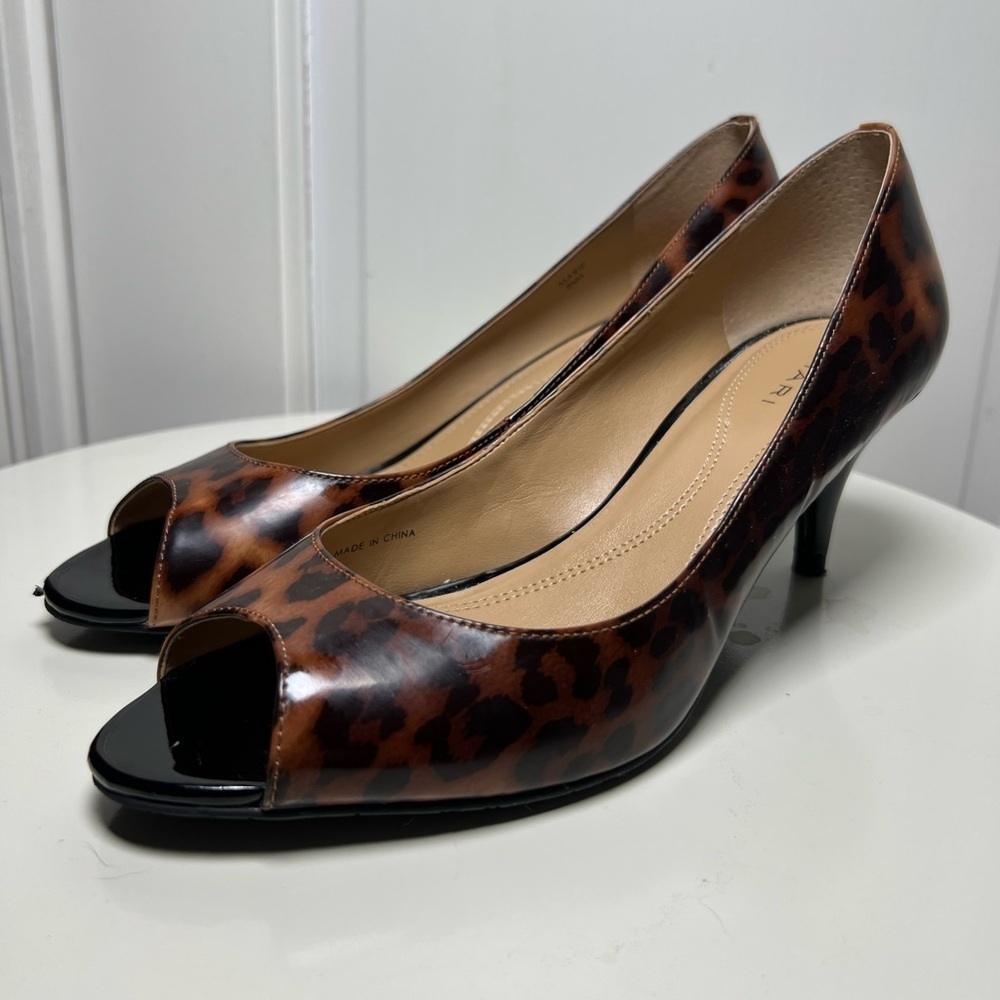 TAHARI Marie Women's Leather Leopard Open Toe Heel Pumps Shoes Size 8.5